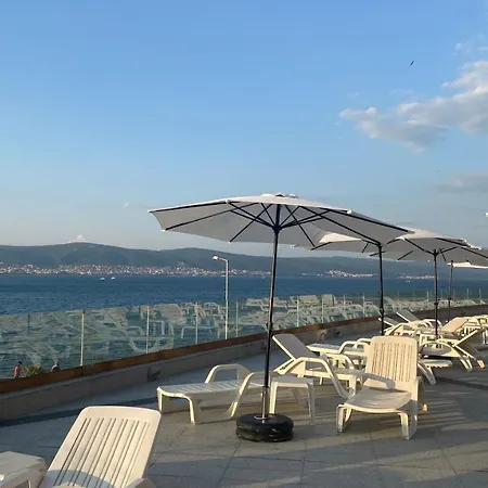 Paradiso B 210 Private Sea View